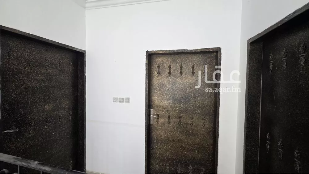 4 bedroom floor in Dhahrat Namar 8