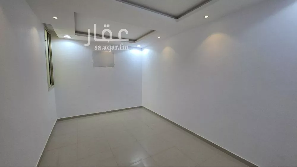 4 bedroom floor in Dhahrat Namar 9