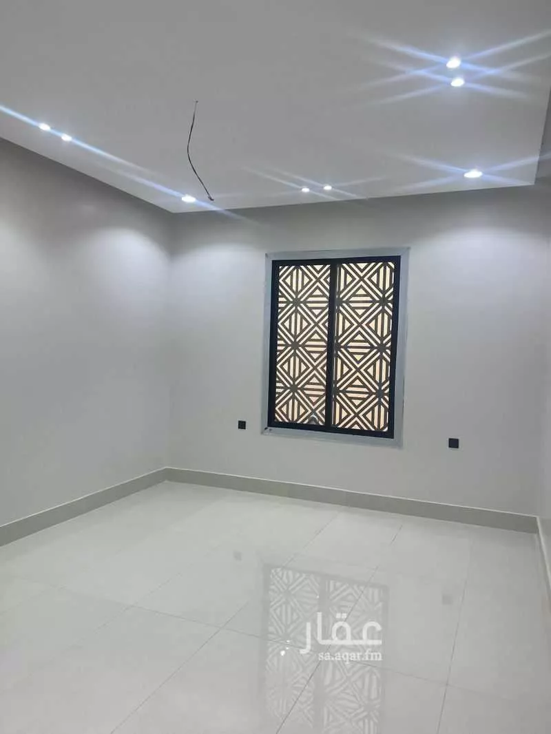 عمارة 325 م² في طيبة 7