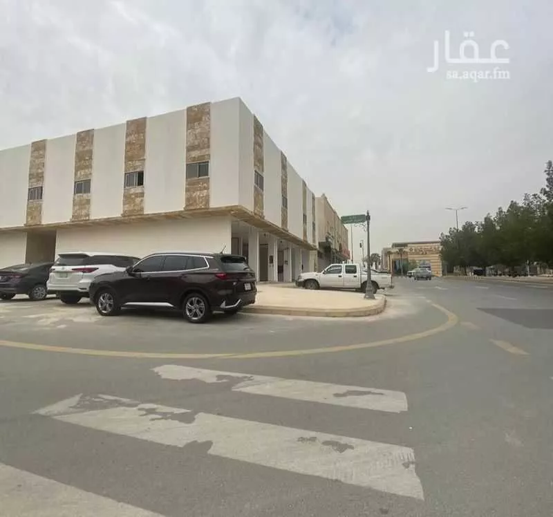 1000 sqm building in Al Rawdah 4