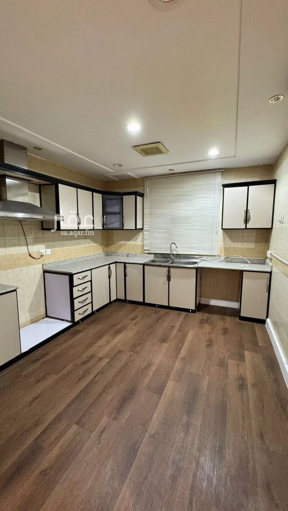 3 bedroom floor in Al Yasmin 2