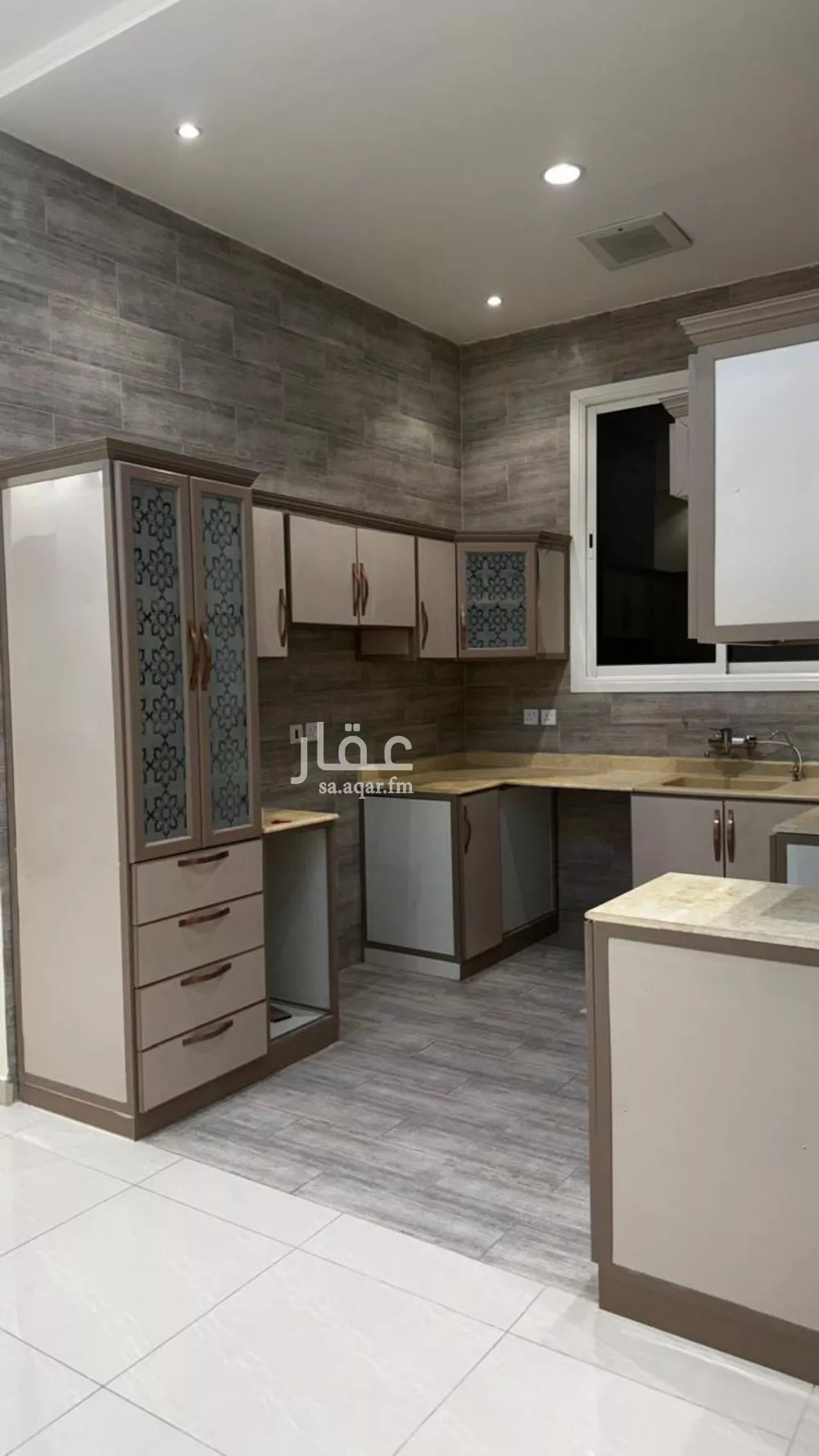 3 bedroom floor in Hittin 9