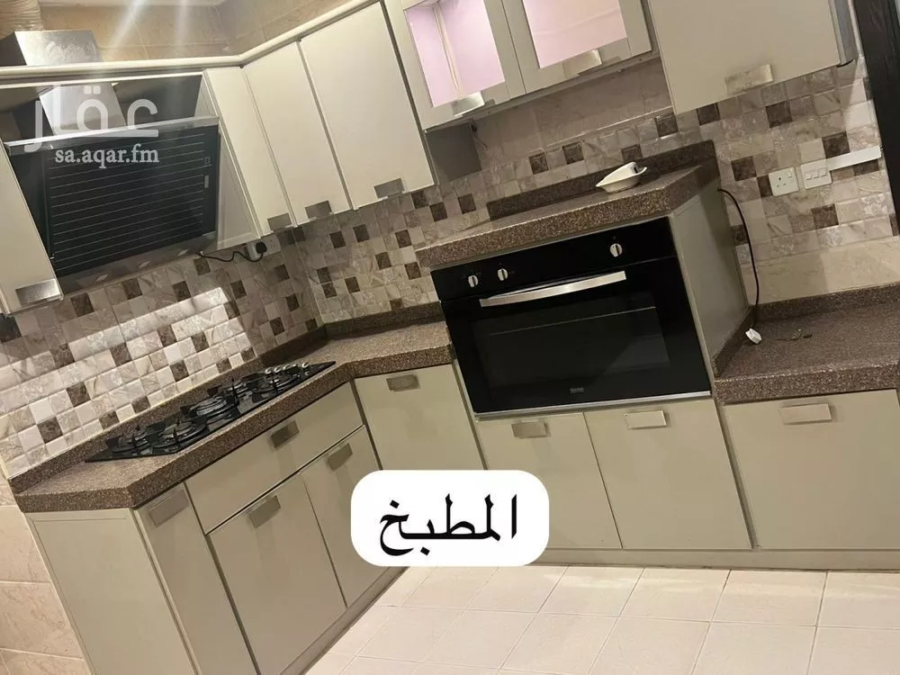 شقة 4 غرف في الحمرا 2