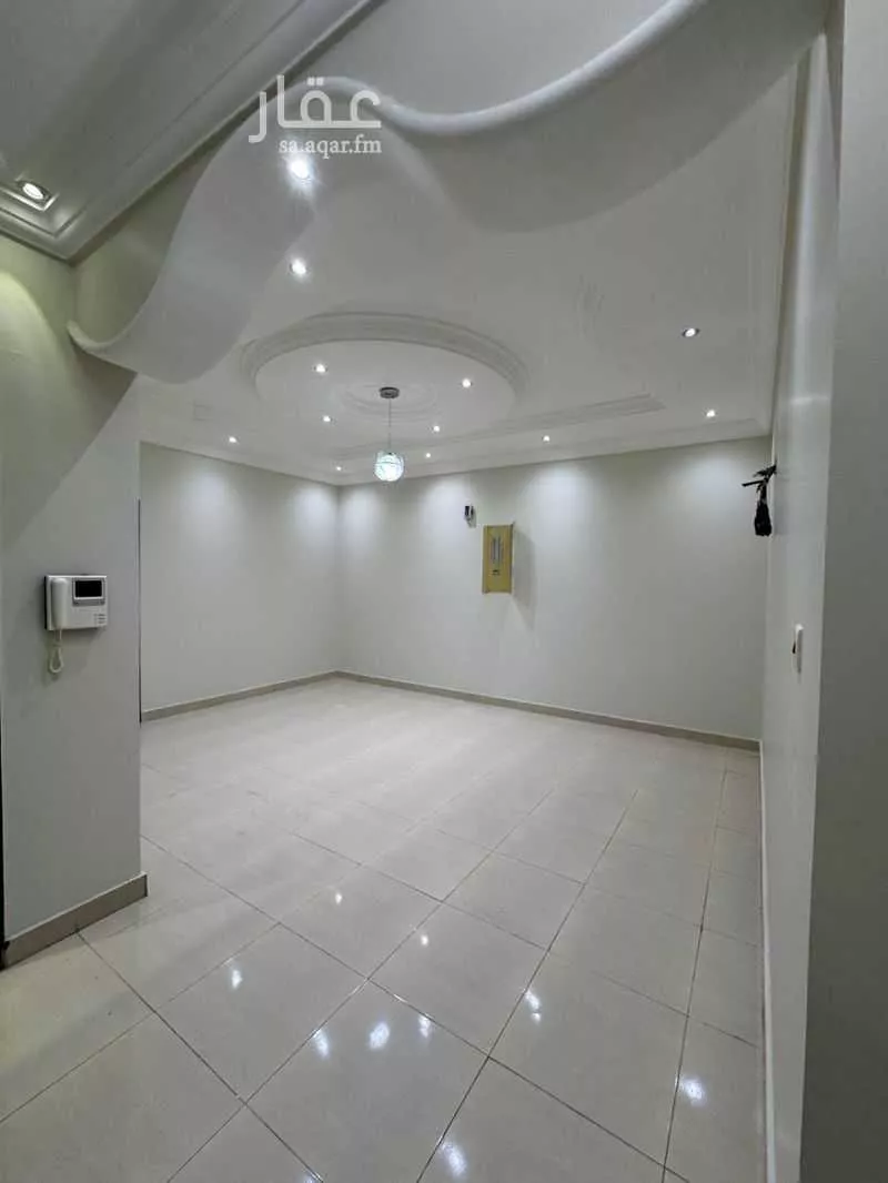 3 bedroom apartment in Al Hamdaniyah 4