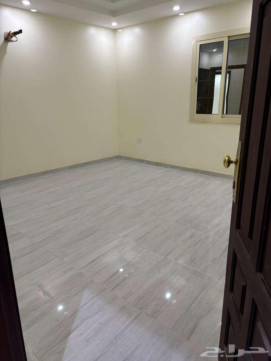 3 bedroom apartment in Muraykh 8