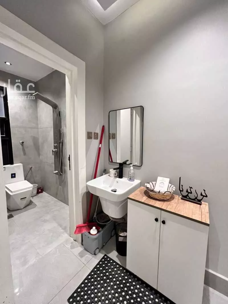 1 bedroom apartment in Dhahrat Laban 3