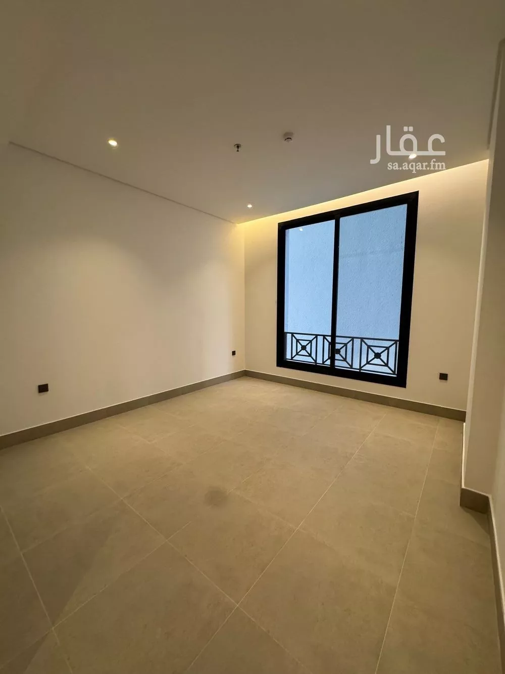 3 bedroom apartment in Al Hizam Al Thahabi 7