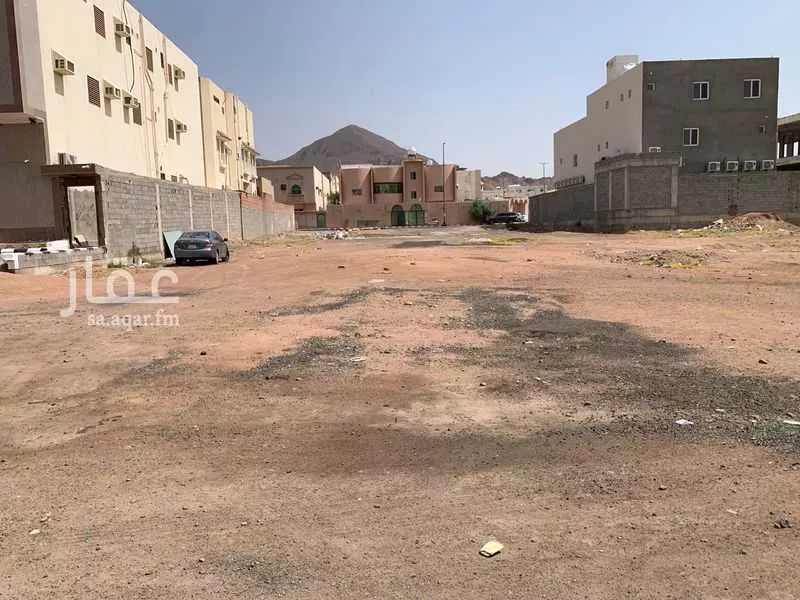 أرض 900 م² في الدفاع 2
