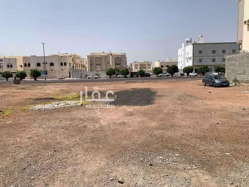 أرض 900 م² في الدفاع 5