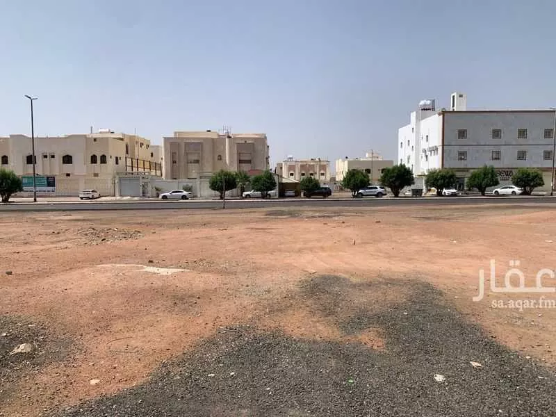 أرض 900 م² في الدفاع 6
