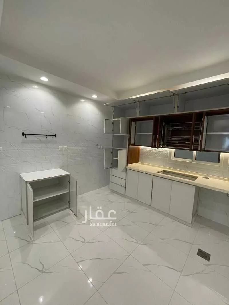 4 bedroom apartment in Ayn Al Khayf, Madinah 14