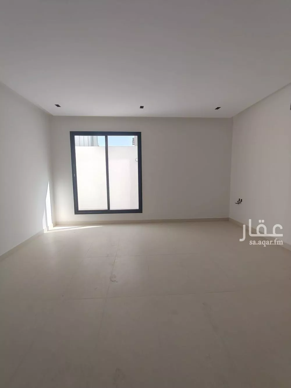 فيلا 6 غرف في الخليج 8