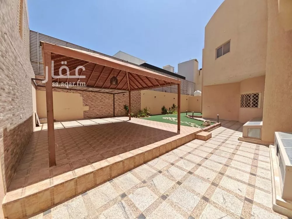 9 bedroom villa in Al Malqa 8
