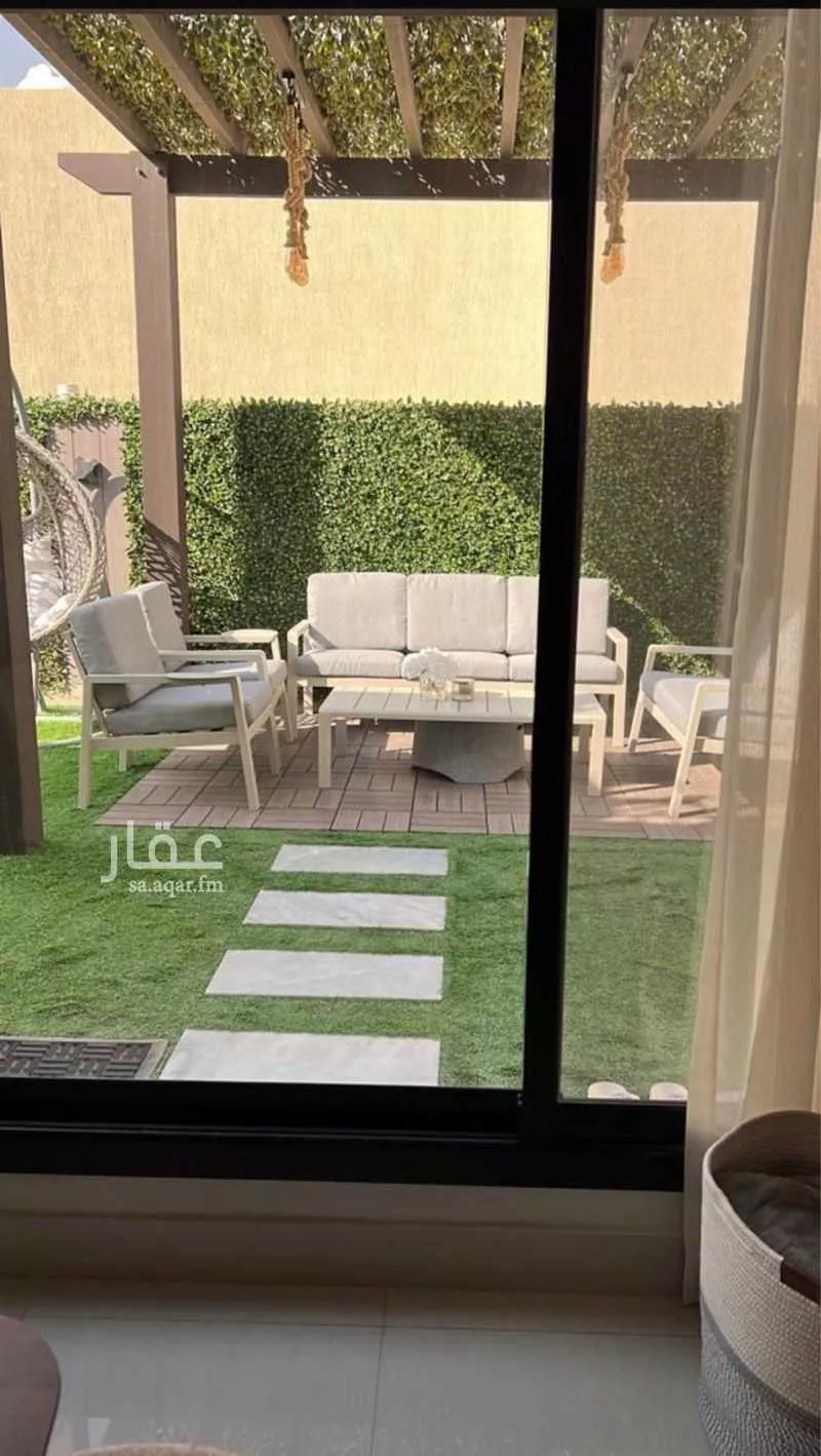 4 bedroom apartment in Al Malqa 4