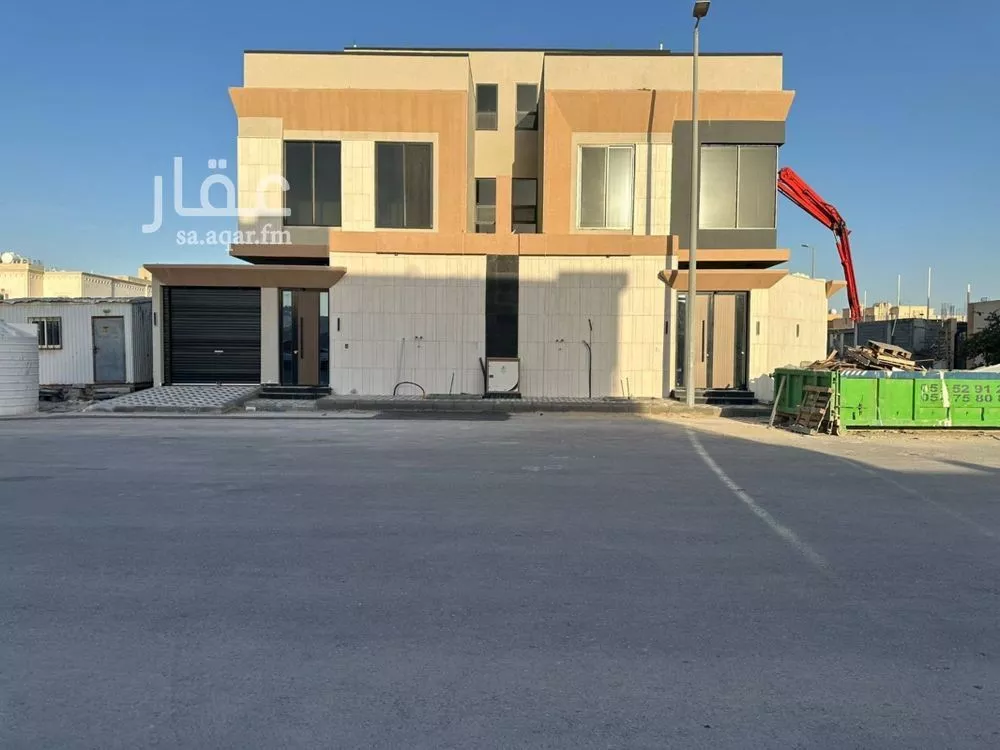 7 bedroom villa in As Sawari 12