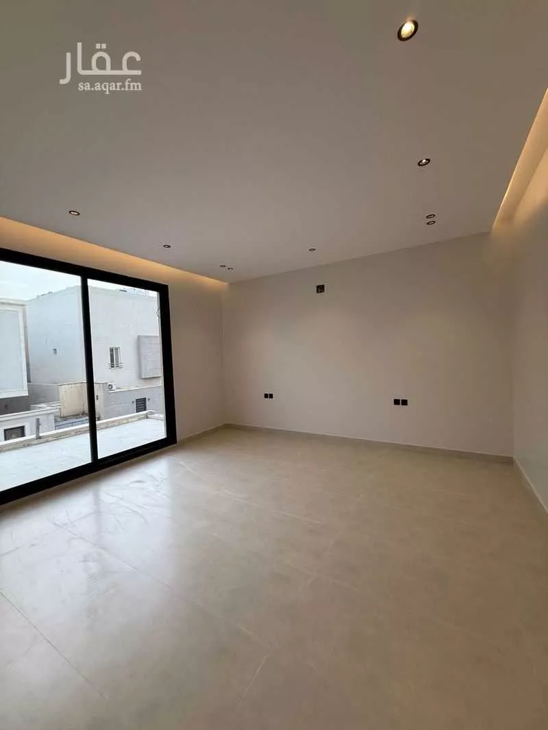 6 bedroom apartment in Al Rawdah 11