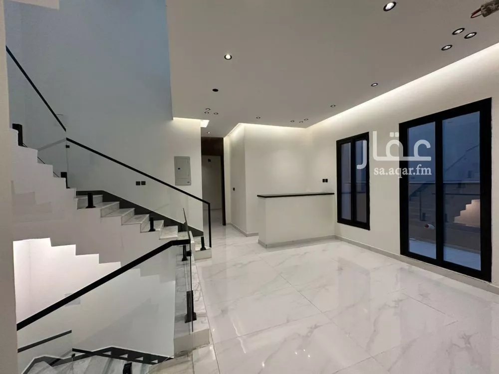 7 bedroom villa in Al Aqiq 7