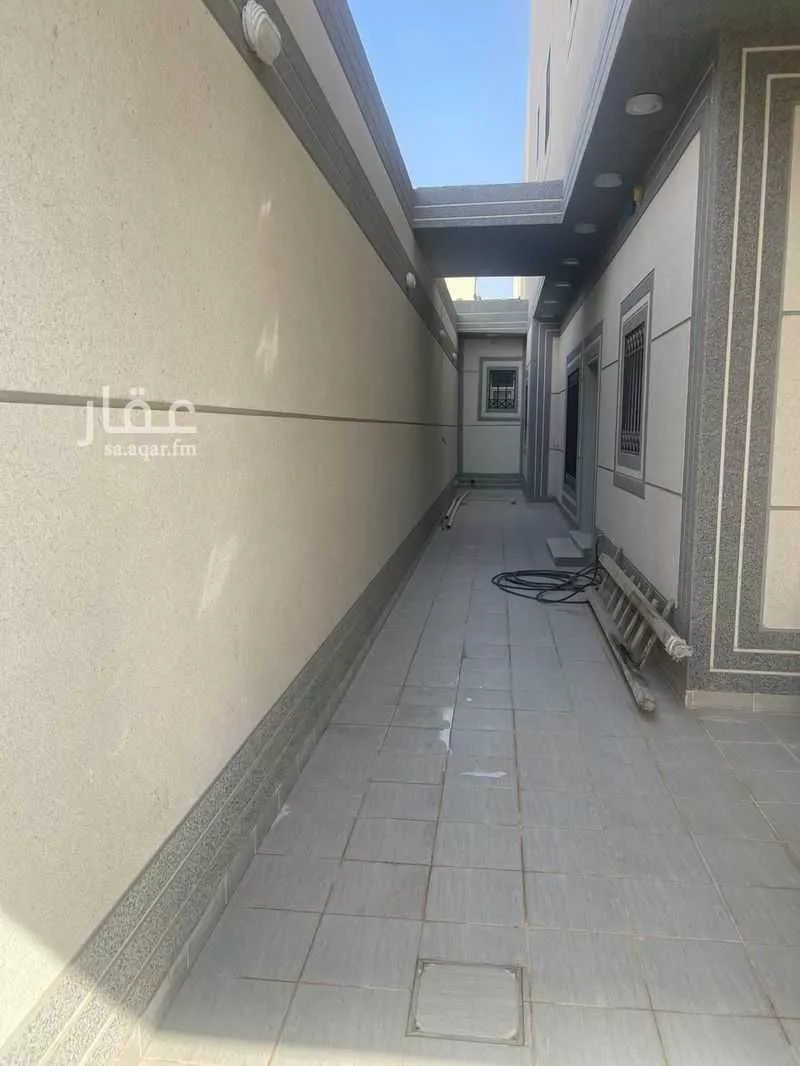 فيلا 10 غرف في طويق 6