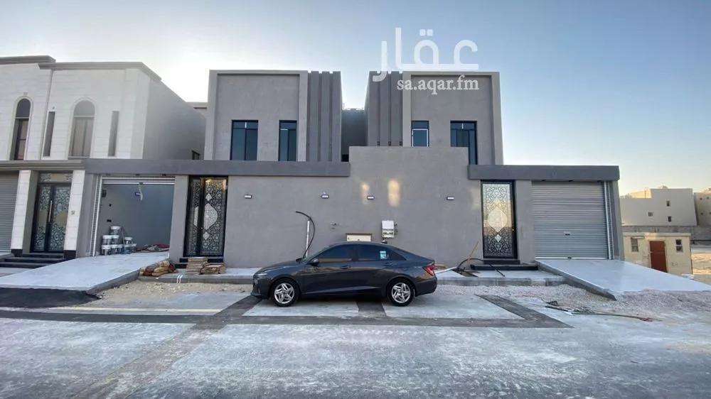 فيلا 7 غرف في العقيق 2