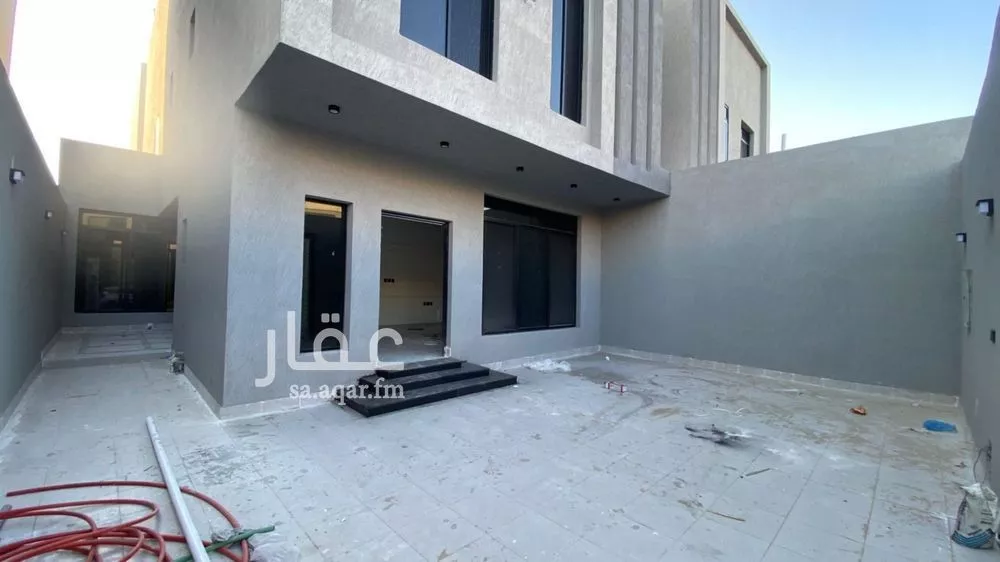 فيلا 7 غرف في العقيق 6
