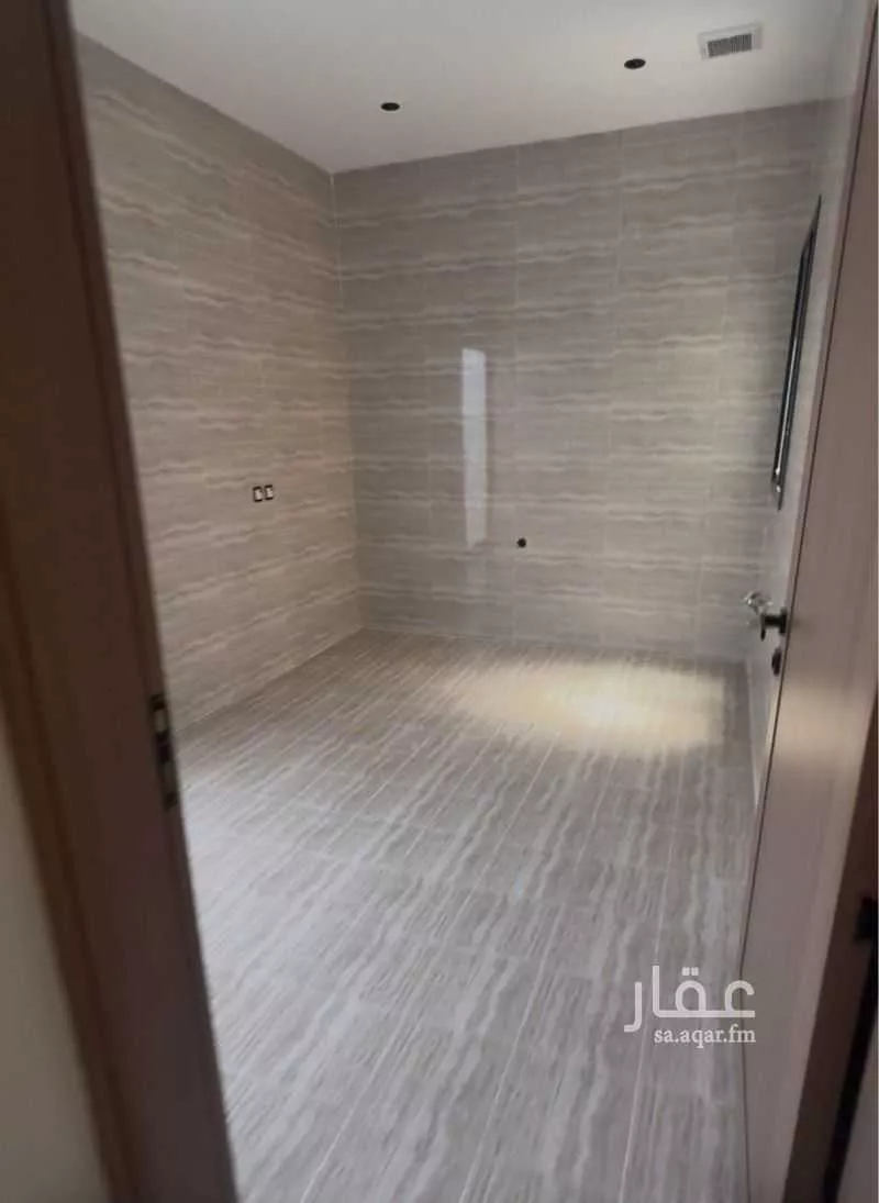 6 bedroom villa in Al Buhairah 3