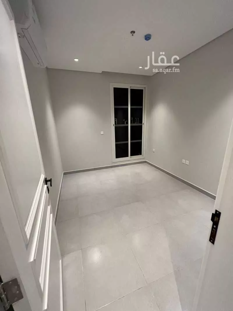 شقة 3 غرف في الملقا 10