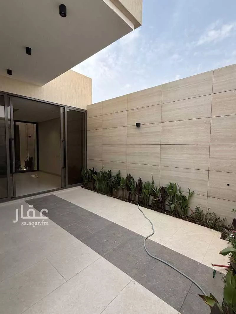 فيلا 5 غرف في النرجس 15