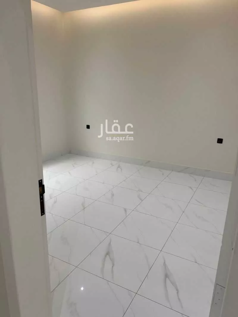 شقة 5 غرف في الحمرا 8