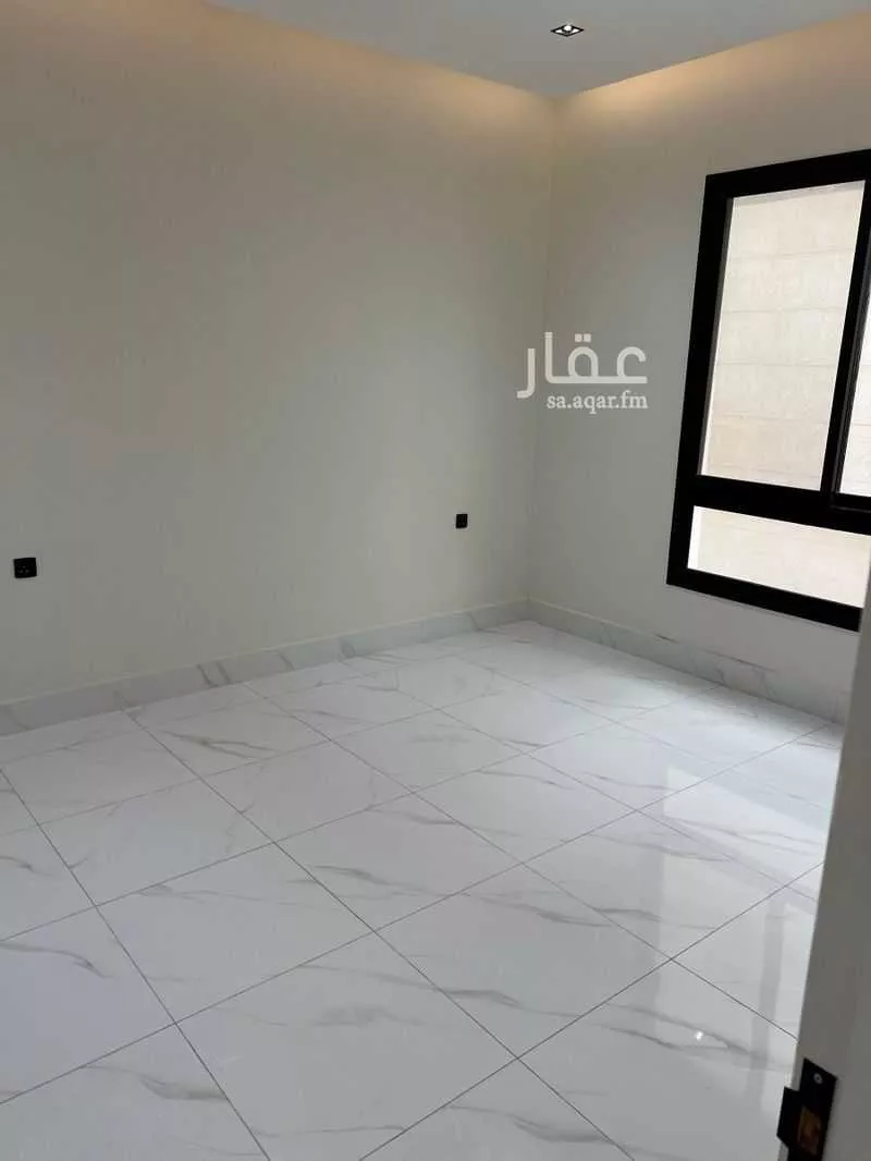 شقة 5 غرف في الحمرا 10