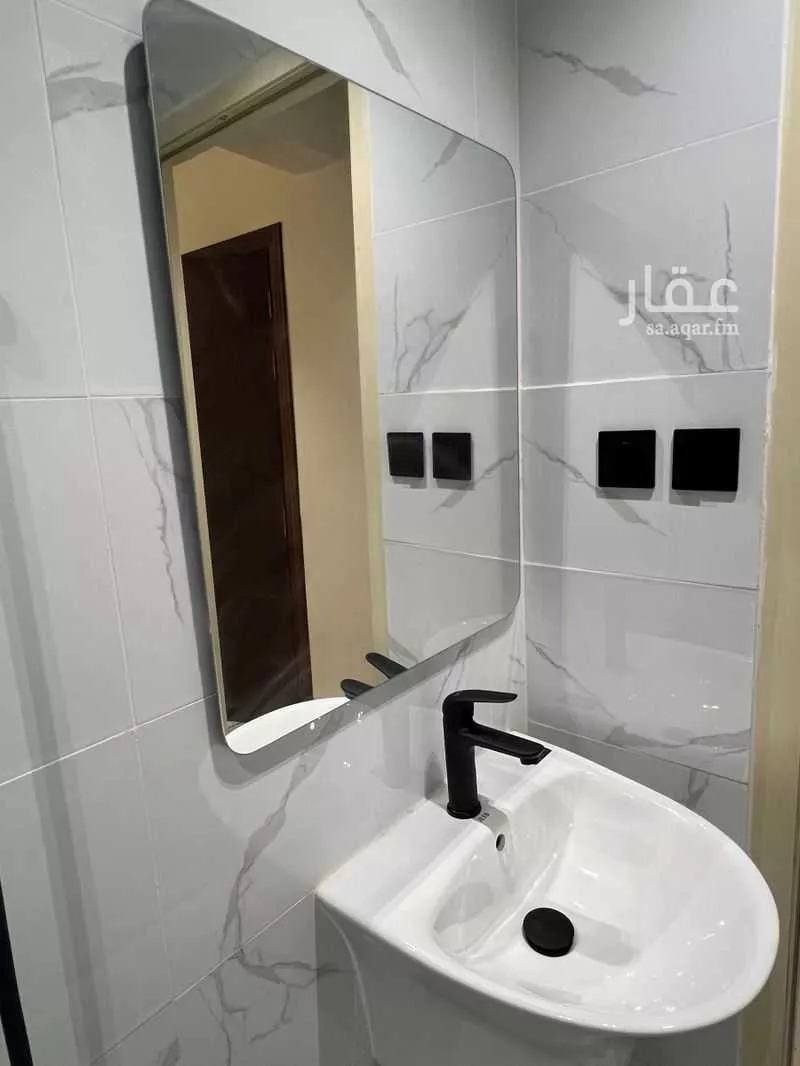 1 bedroom apartment in Al Thuqbah 6