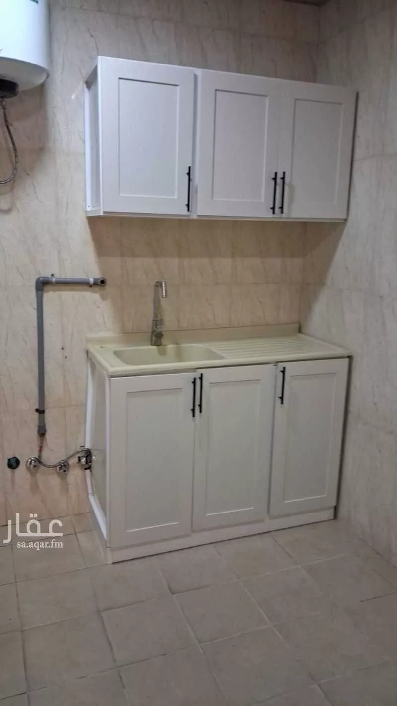 شقة 4 غرف في الشراع 5
