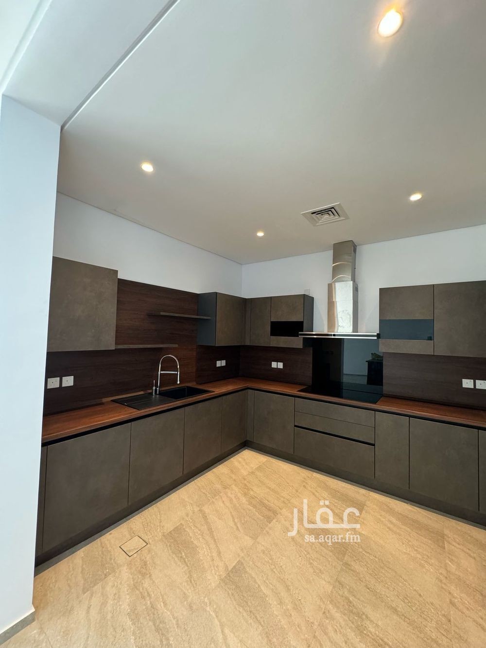 4 bedroom villa in Al Basateen, Jeddah 7