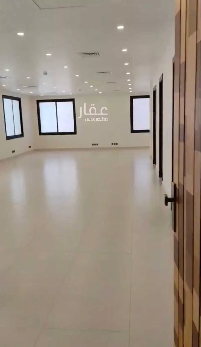100 sqm office in Al Rawdah 4