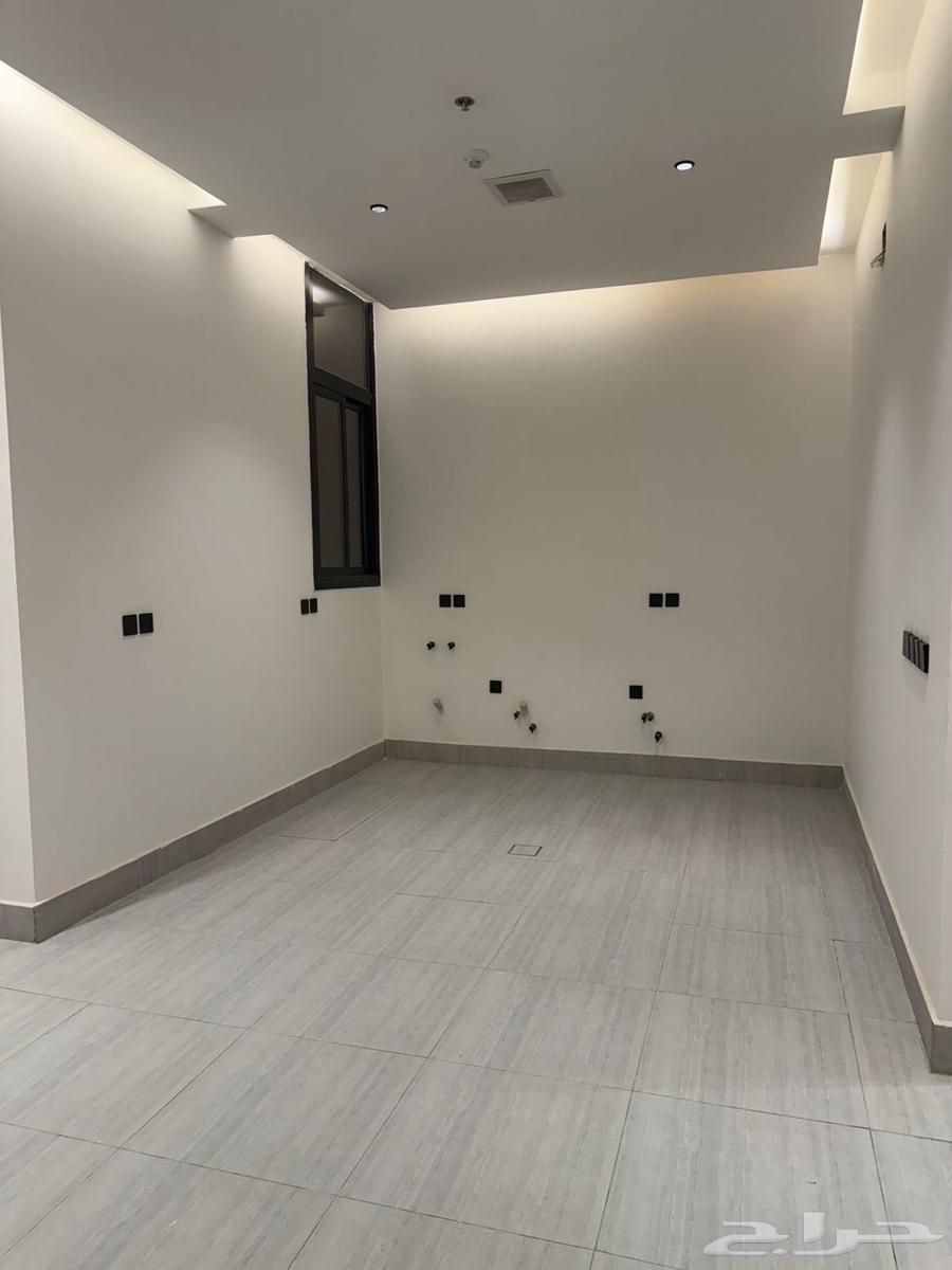 4 bedroom apartment in Al Yarmouk 15