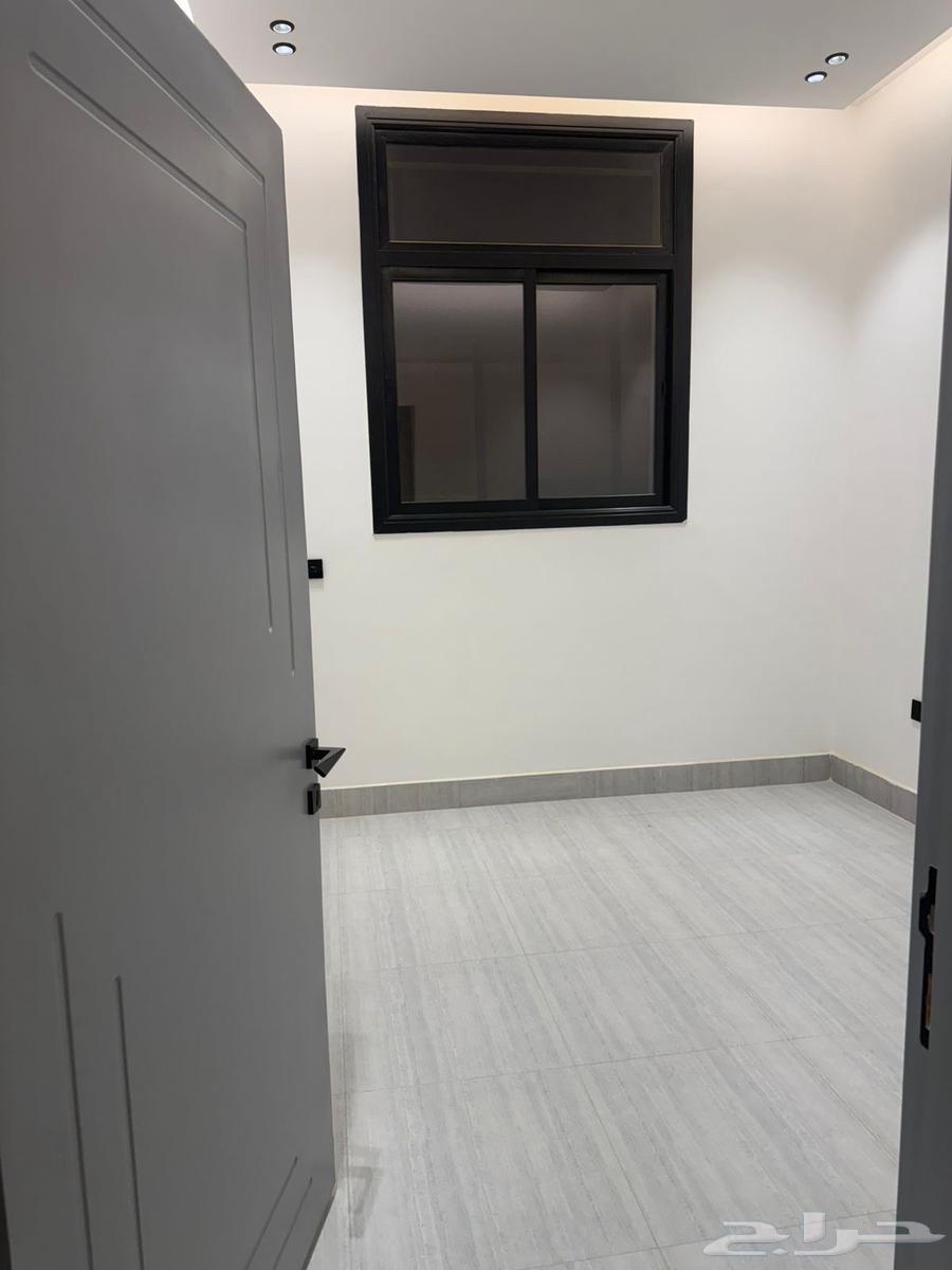 4 bedroom apartment in Al Yarmouk 19