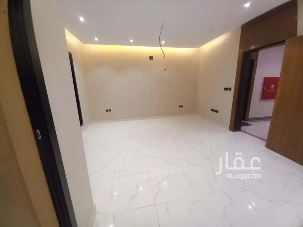 3 bedroom apartment in Dhahrat Laban 10