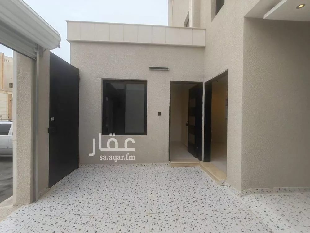 5 bedroom villa in Al Hazm 3