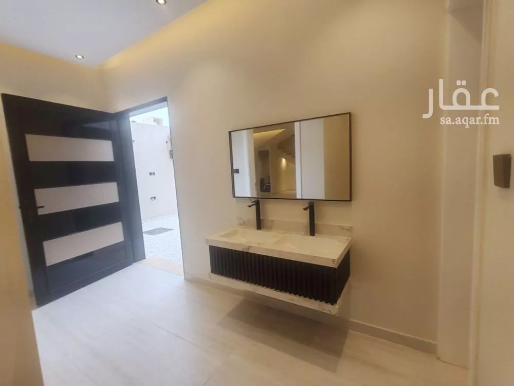 5 bedroom villa in Al Hazm 21