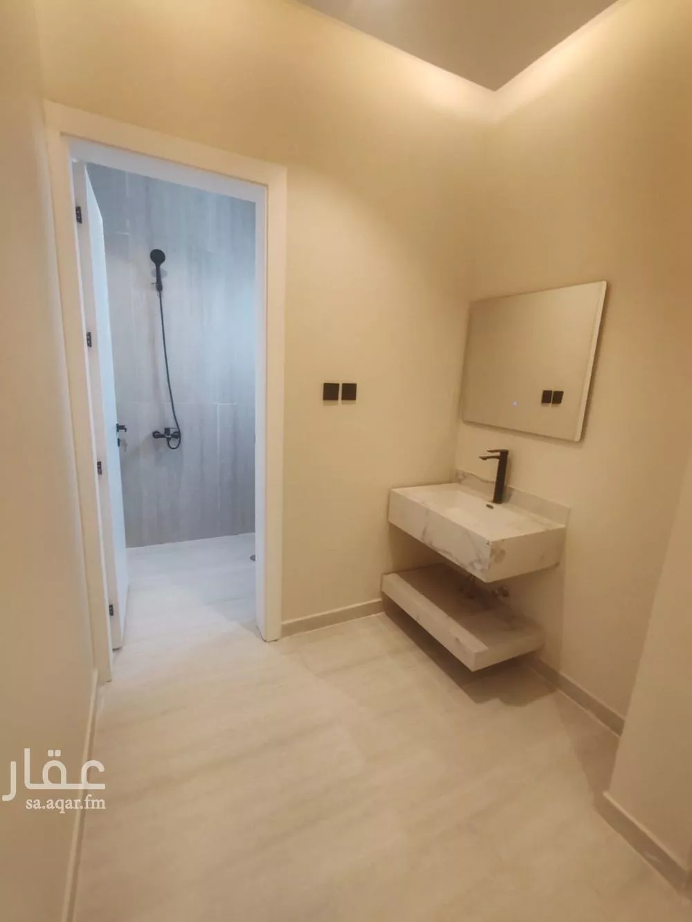 5 bedroom villa in Al Hazm 23