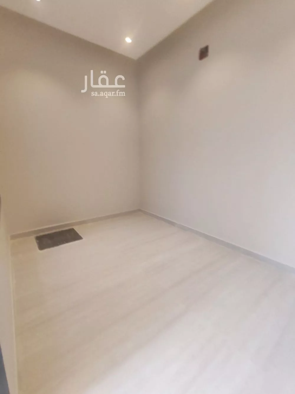 5 bedroom villa in Al Hazm 8