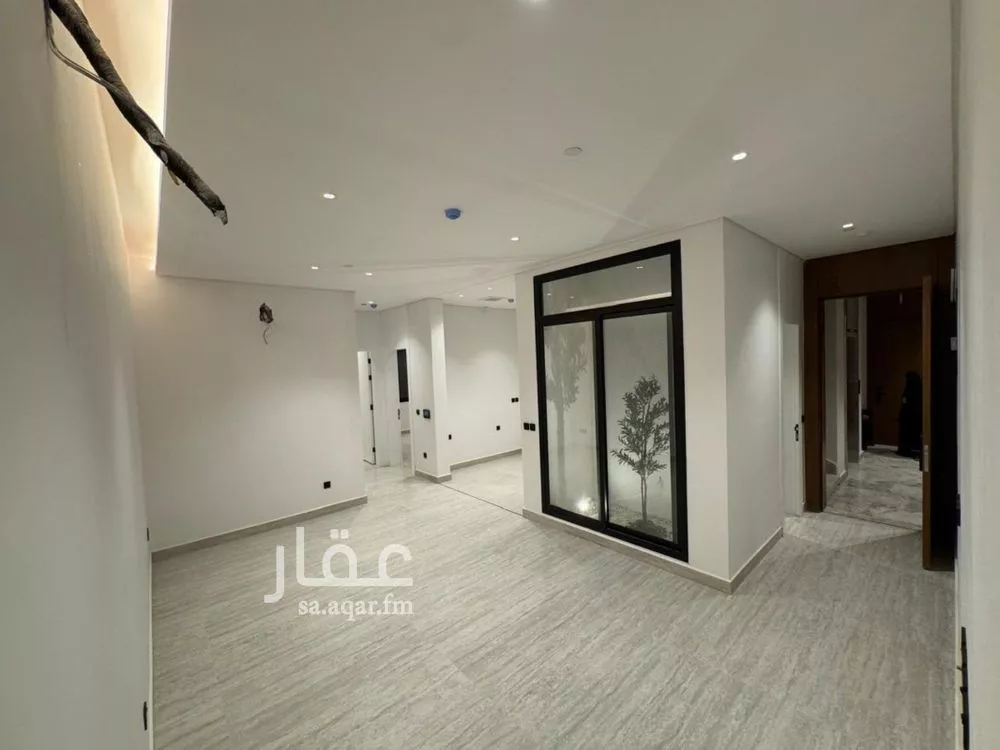 شقة 3 غرف في العقيق 3
