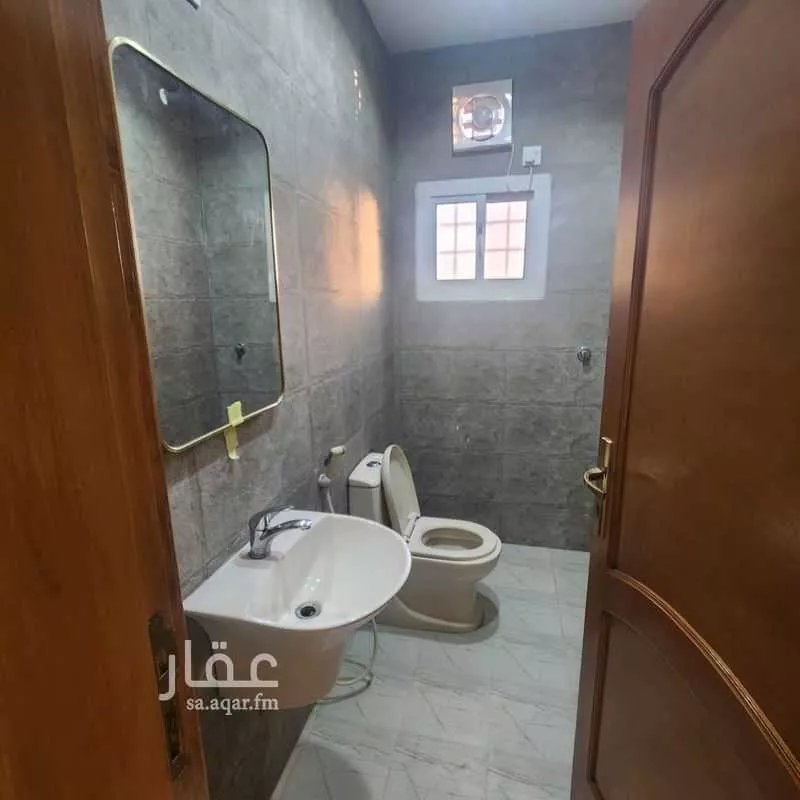4 bedroom apartment in As Salhiyah 18