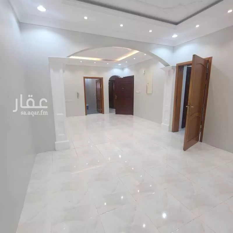 4 bedroom apartment in As Salhiyah 7