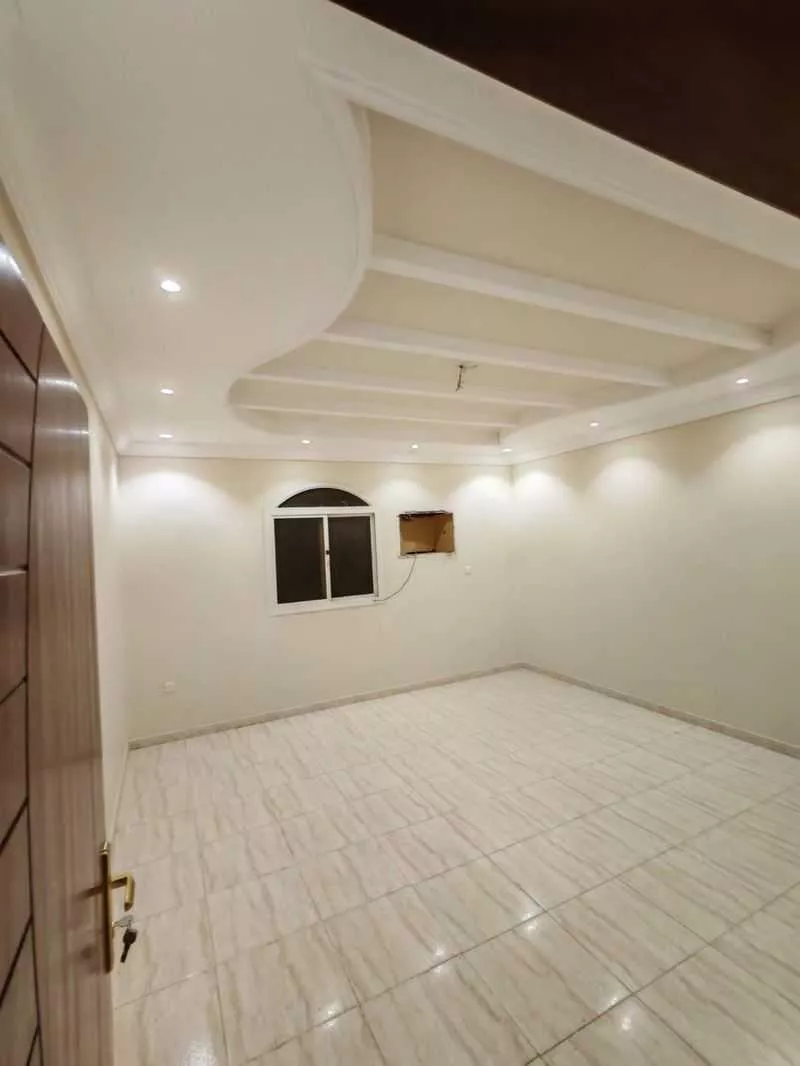 4 bedroom apartment in Al Ajawid 9