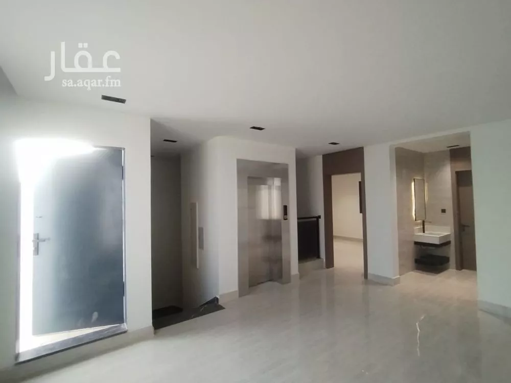 5 bedroom villa in Tuwaiq 11