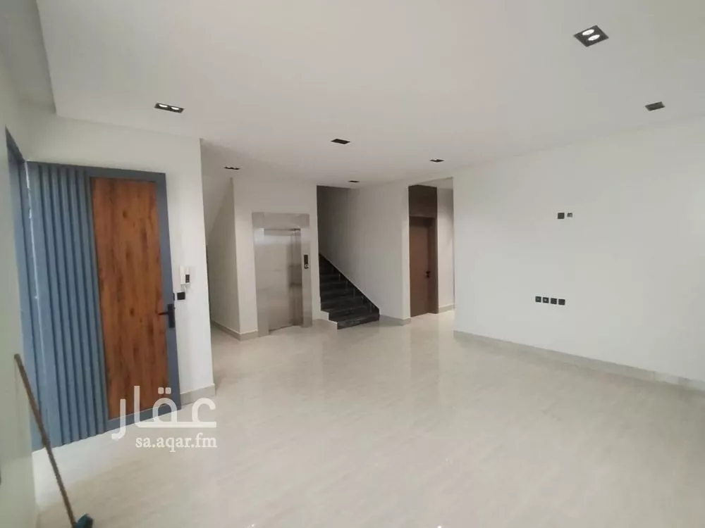 5 bedroom villa in Tuwaiq 8