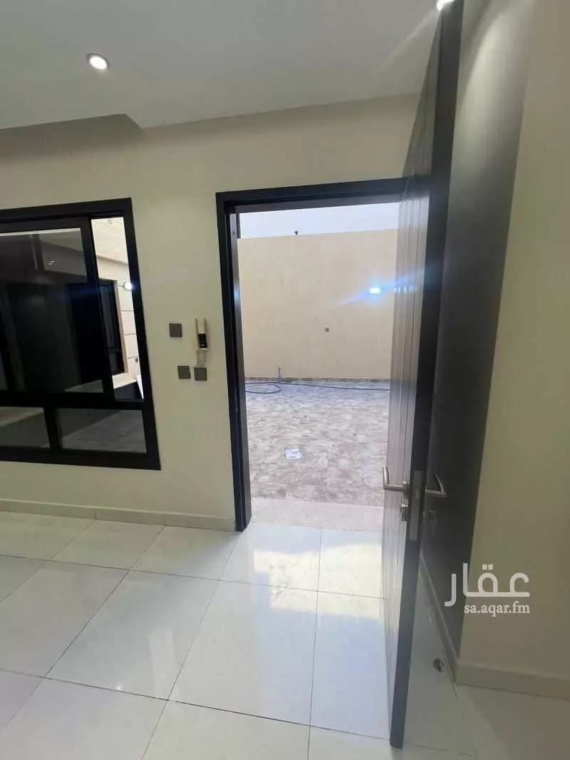 4 bedroom villa in Al Janadriyah 2