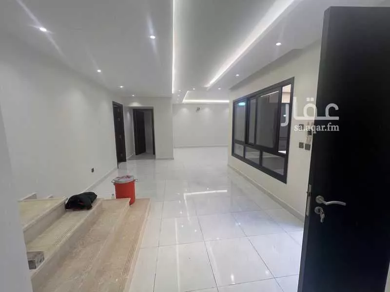 4 bedroom villa in Al Janadriyah 11