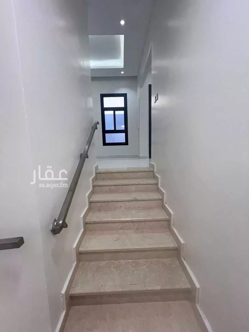 4 bedroom villa in Al Janadriyah 14