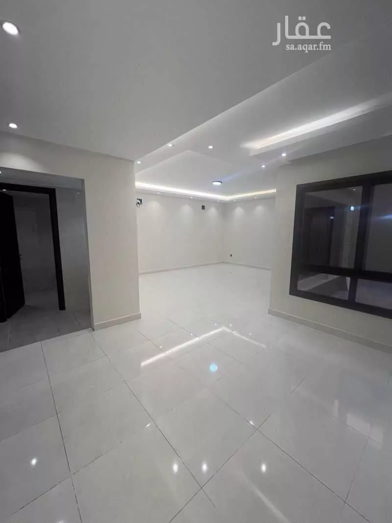 4 bedroom villa in Al Janadriyah 18